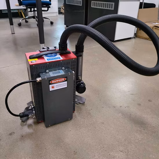 50W 100W 200W Mopa Mopa Remoção de Ferrugem Mochila Máquina de Limpeza a Laser de Pulso para Remoção de Tinta