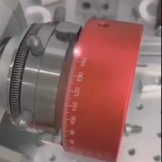 Preço barato de fábrica na China Preço de máquina de marcação a laser de CO2 / UV / fibra para metal, aço, ferro, alumínio, PVC, teclado, gravação de rolamentos